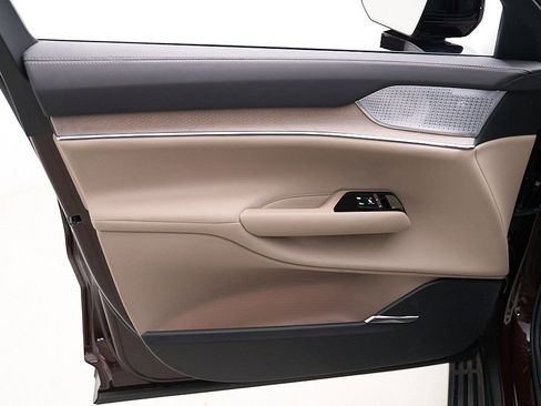 Certified 2025 Volvo EX90 Ultra AWD/4WD image 11