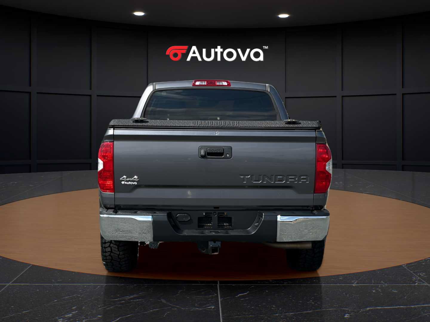Used 2018 Toyota Tundra SR5 w/ SR5 Upgrade Package AWD/4WD image 4