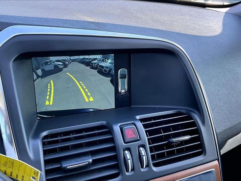 Used 2017 Volvo XC60 T5 Inscription image 25