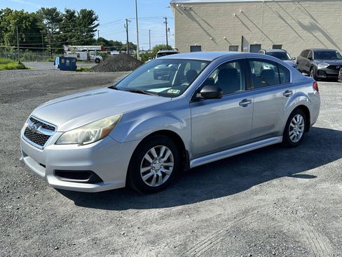 Used 2013 Subaru Legacy 2.5i AWD/4WD image 4