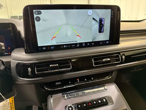 New 2025 Lincoln Aviator 2WD w/ Equipment Group 101A image 18