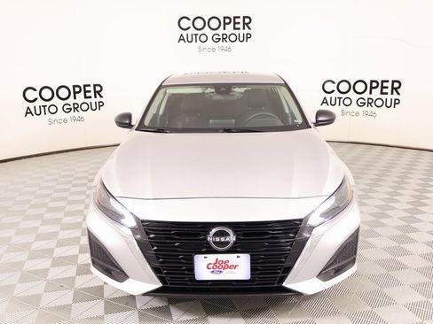 Used 2024 Nissan Altima 2.5 SV image 8