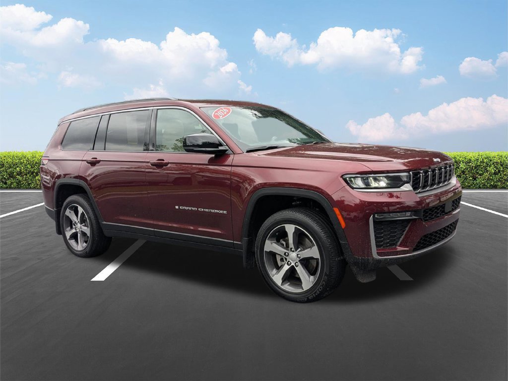 Used 2026 Jeep Grand Cherokee L Limited w/ Trailer Tow Package RWD image 2