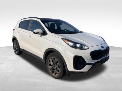 Used 2022 Kia Sportage Nightfall Edition image 8