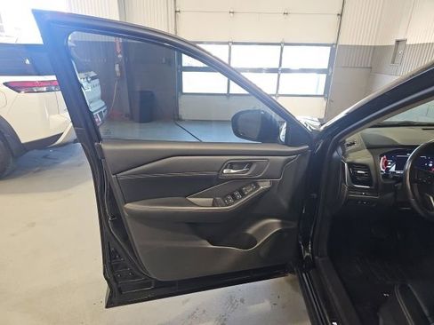 Certified 2024 Nissan Rogue SL AWD/4WD image 10
