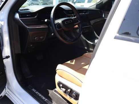 Used 2022 Jeep Grand Cherokee Summit w/ MOPAR Finishing Package AWD/4WD image 11