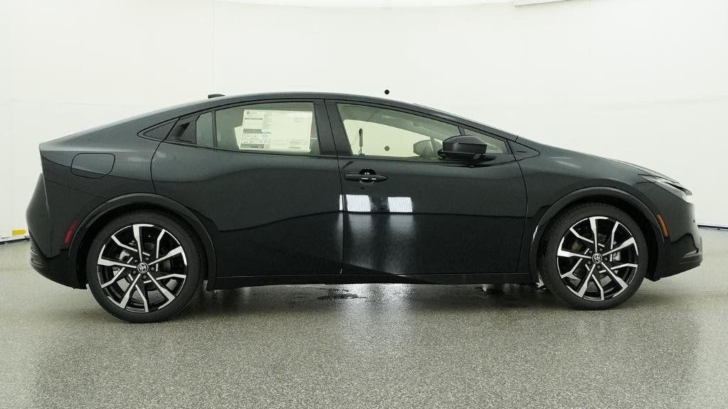 New 2026 Toyota Prius Plug-In Hybrid FWD image 30