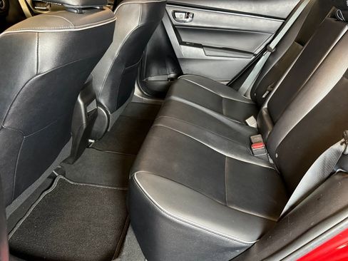 Used 2018 Toyota Corolla XLE image 21