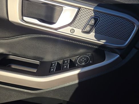 Used 2024 Ford Explorer Limited image 38