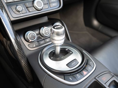 Used 2011 Audi R8 V8 image 35