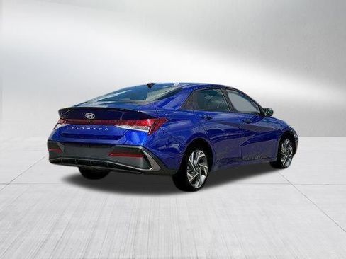 New 2025 Hyundai Elantra Sport image 16
