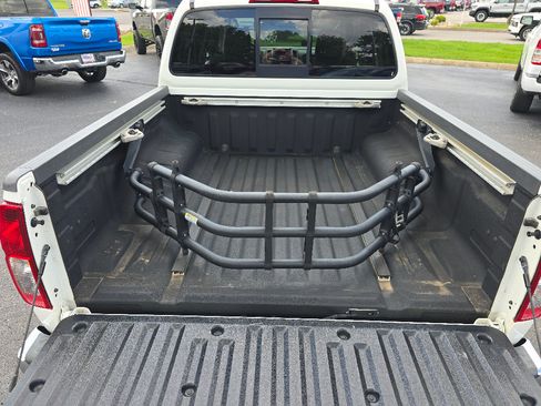 Used 2019 Nissan Frontier SV w/ Value Truck Package AWD/4WD image 14