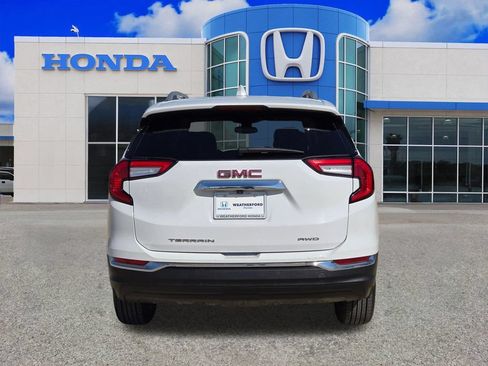 Used 2024 GMC Terrain SLT AWD/4WD image 4