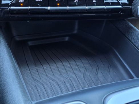 New 2026 Chevrolet Equinox EV LT w/ LPO, Blackout Package image 29