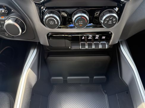 New 2026 RAM 1500 Express AWD/4WD image 13