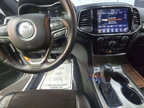 Used 2019 Jeep Grand Cherokee Altitude image 8