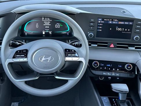 New 2026 Hyundai Elantra Hybrid FWD image 11
