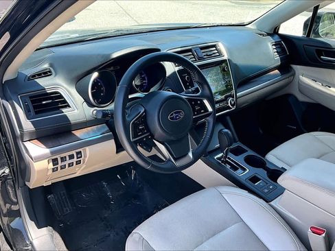 Used 2018 Subaru Outback 2.5i Limited AWD/4WD image 18