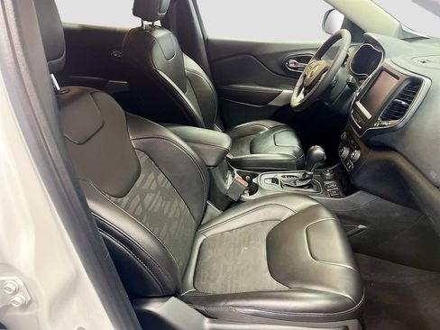 Used 2022 Jeep Cherokee Latitude AWD/4WD image 27