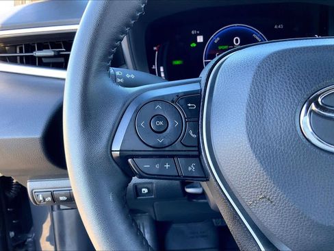 Used 2025 Toyota Corolla SE image 22