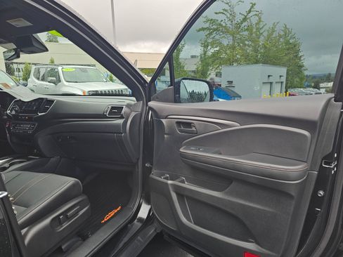 Used 2023 Honda Passport TrailSport image 12