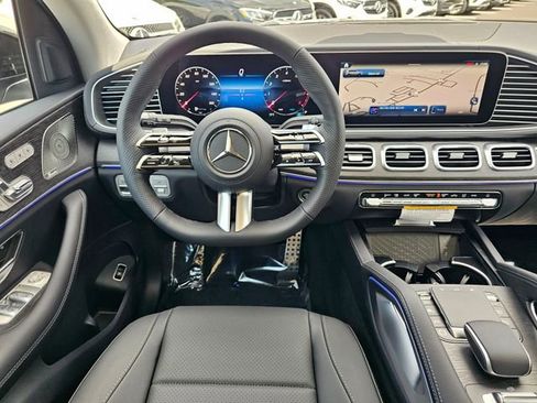 New 2026 Mercedes-Benz GLS 450 4MATIC image 30