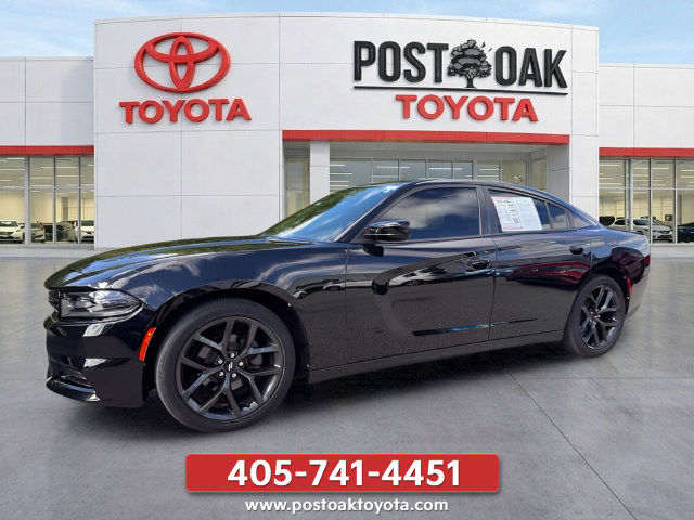 Used 2019 Dodge Charger SXT w/ Blacktop Package RWD image 1