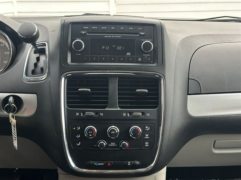 Used 2016 Dodge Grand Caravan SE w/ Quick Order Package 29E SE FWD image 15