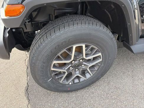 New 2026 Jeep Wrangler Unlimited Sahara AWD/4WD image 7