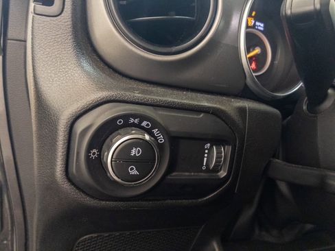 Used 2023 Jeep Gladiator Sport image 26