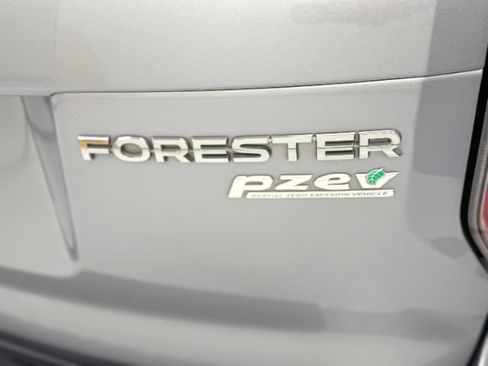 Used 2016 Subaru Forester 2.5i Touring w/ Eyesight & Navigation System AWD/4WD image 8