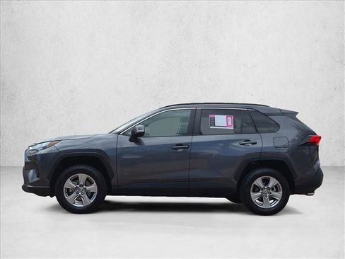 Used 2022 Toyota RAV4 XLE AWD/4WD image 9