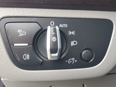 Used 2022 Audi Q5 2.0T Premium w/ Convenience Package image 24