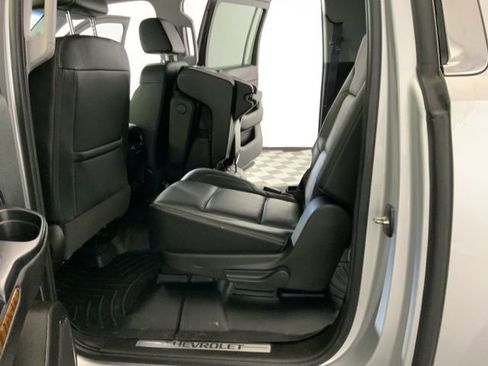 Used 2017 Chevrolet Suburban Premier AWD/4WD image 34