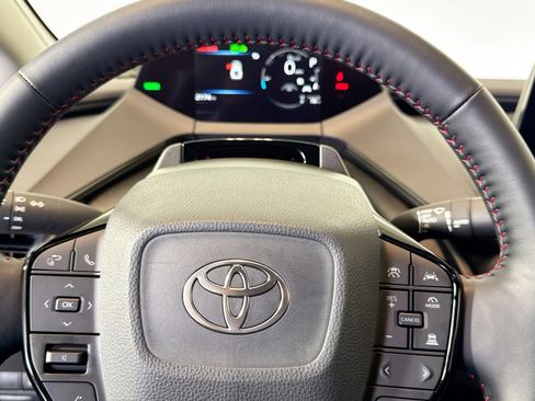 Used 2026 Toyota Prius Plug-In Hybrid image 15