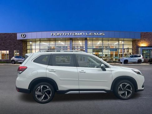 Used 2022 Subaru Forester Touring AWD/4WD image 24