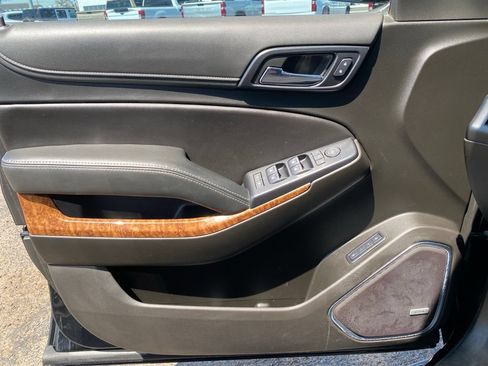 Used 2019 Chevrolet Tahoe Premier w/ RST 6.2L Performance Edition AWD/4WD image 40