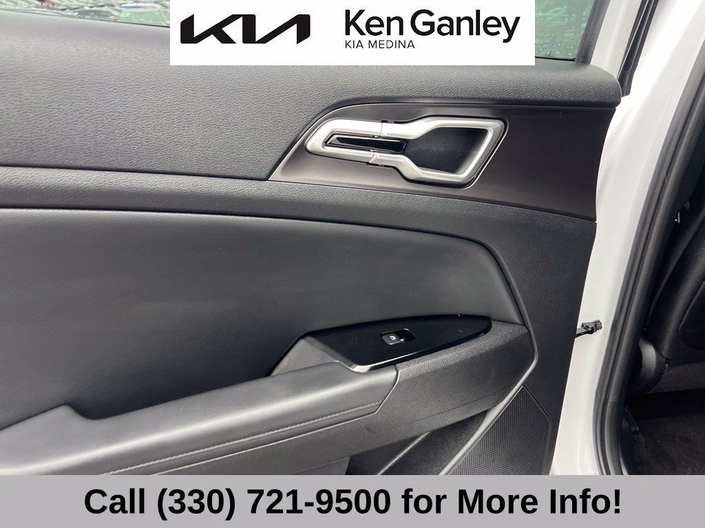 Certified 2024 Kia Sportage EX FWD image 45