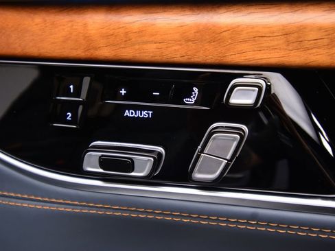 New 2024 Jeep Grand Wagoneer Series III AWD/4WD image 20