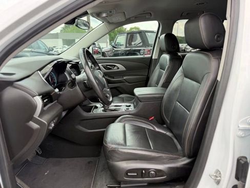 Used 2021 Chevrolet Traverse LT AWD/4WD image 12