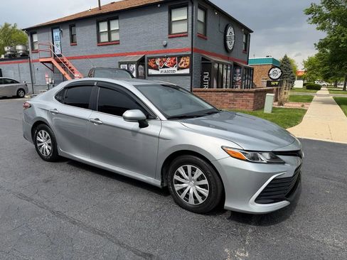 Used 2021 Toyota Camry LE FWD image 4