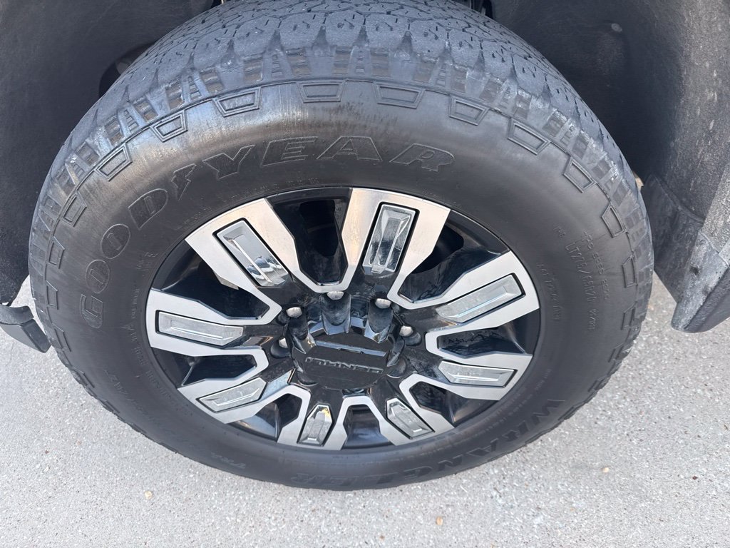 Used 2024 GMC Sierra 2500 SLE w/ SLE Value Package; AWD/4WD image 2