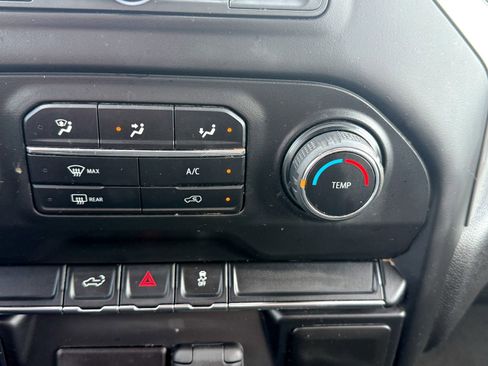 Certified 2021 Chevrolet Silverado 2500 Custom w/ Custom Value Package AWD/4WD image 36