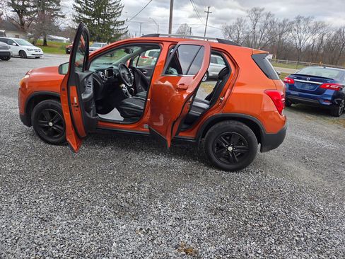 Used 2015 Chevrolet Trax LT w/ LT Sun and Sound Package image 8