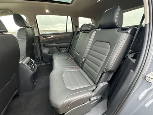 Used 2025 Volkswagen Atlas SEL image 26