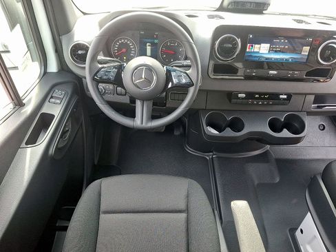 New 2026 Mercedes-Benz Sprinter 2500 image 8