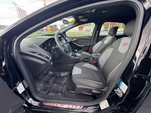 Used 2018 Ford Focus ST image 9