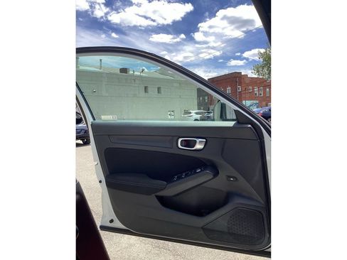 Used 2023 Honda Civic Sport image 17