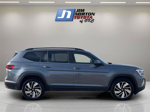 Used 2024 Volkswagen Atlas SE image 4