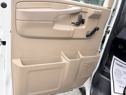 Used 2011 Chevrolet Express 2500 RWD image 27